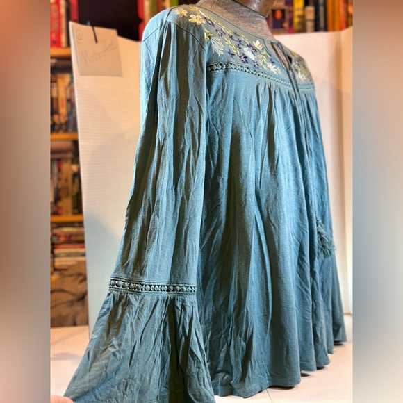 Time &True Embroidered Top - Picture 4 of 6